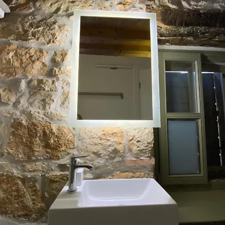 Sterna Ii - Mit Pool Und Garten 4* Kaštelir