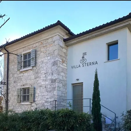 Sterna Holiday home *
