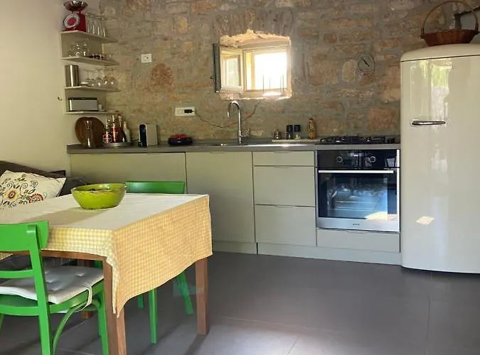 Bed & Breakfast Sterna Ii - Mit Pool Und Garten Kaštelir